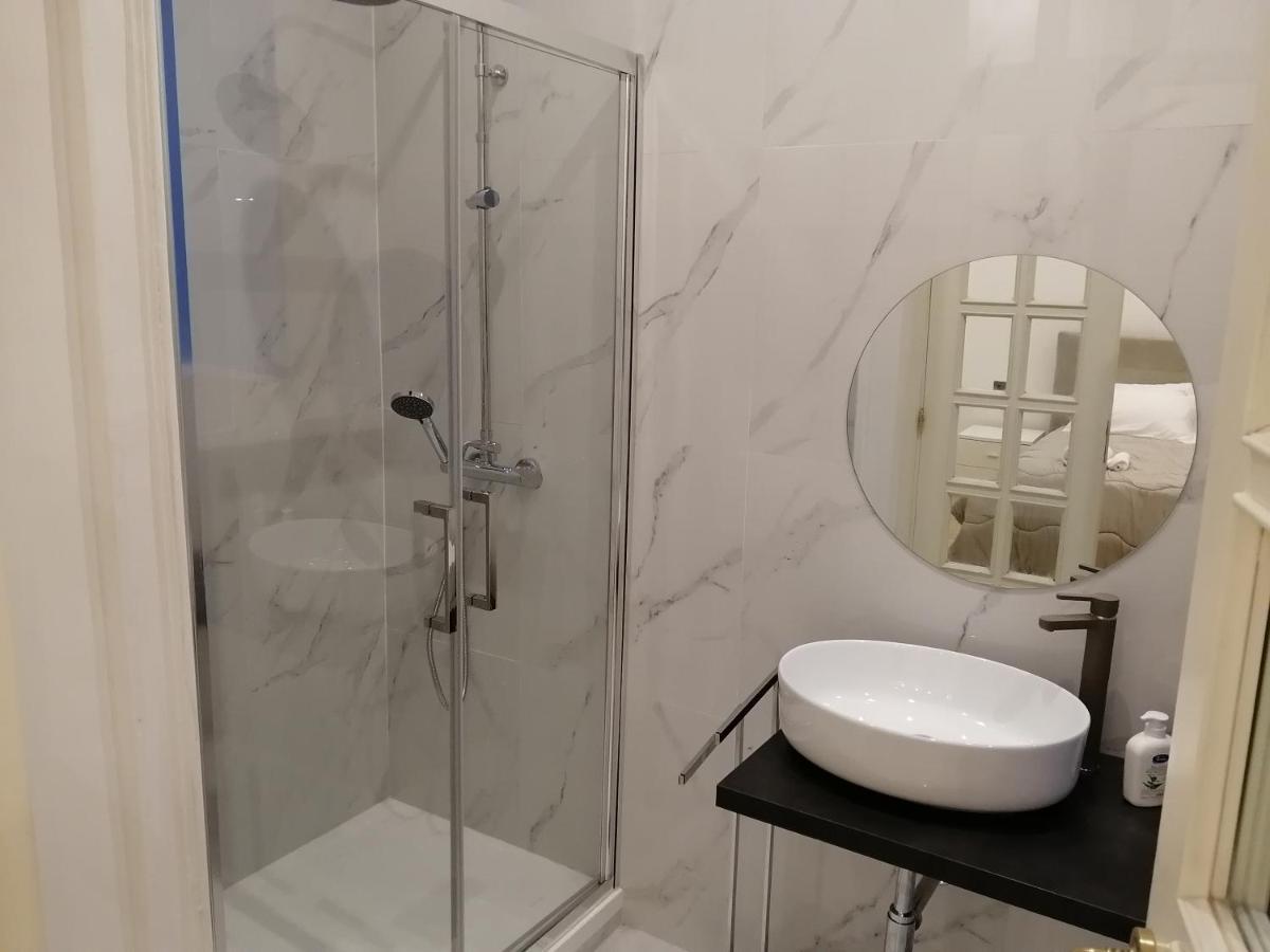 La Dimora Dei Borbone Apartment Napoli Exterior foto